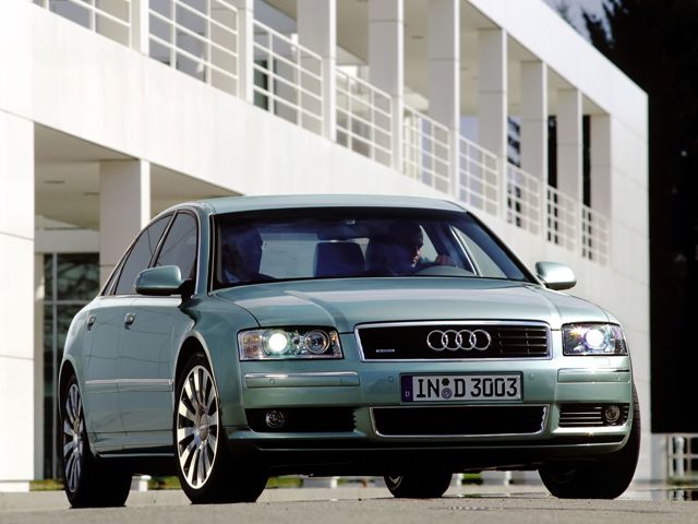 Audi A8 photo 33