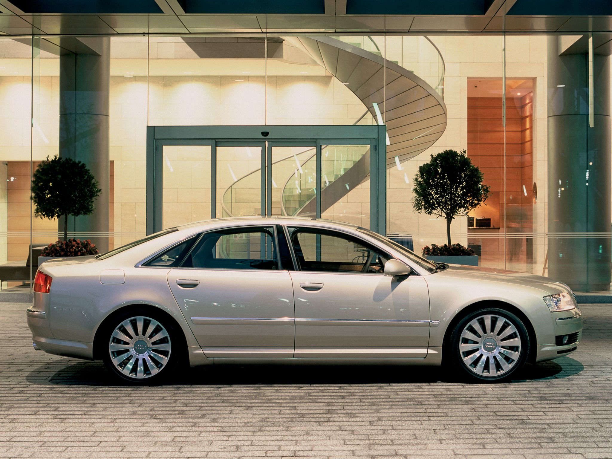Audi A8 photo 41