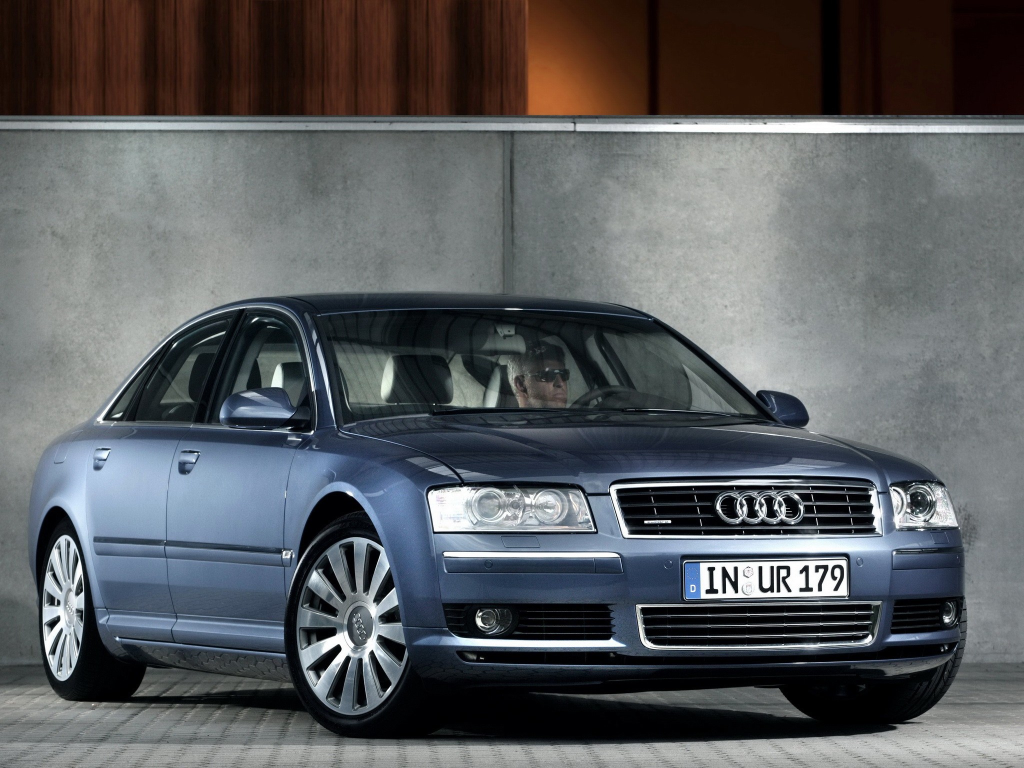 Audi A8 photo 45