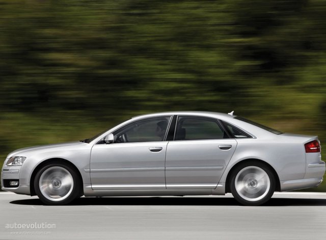 Audi A8 photo 9