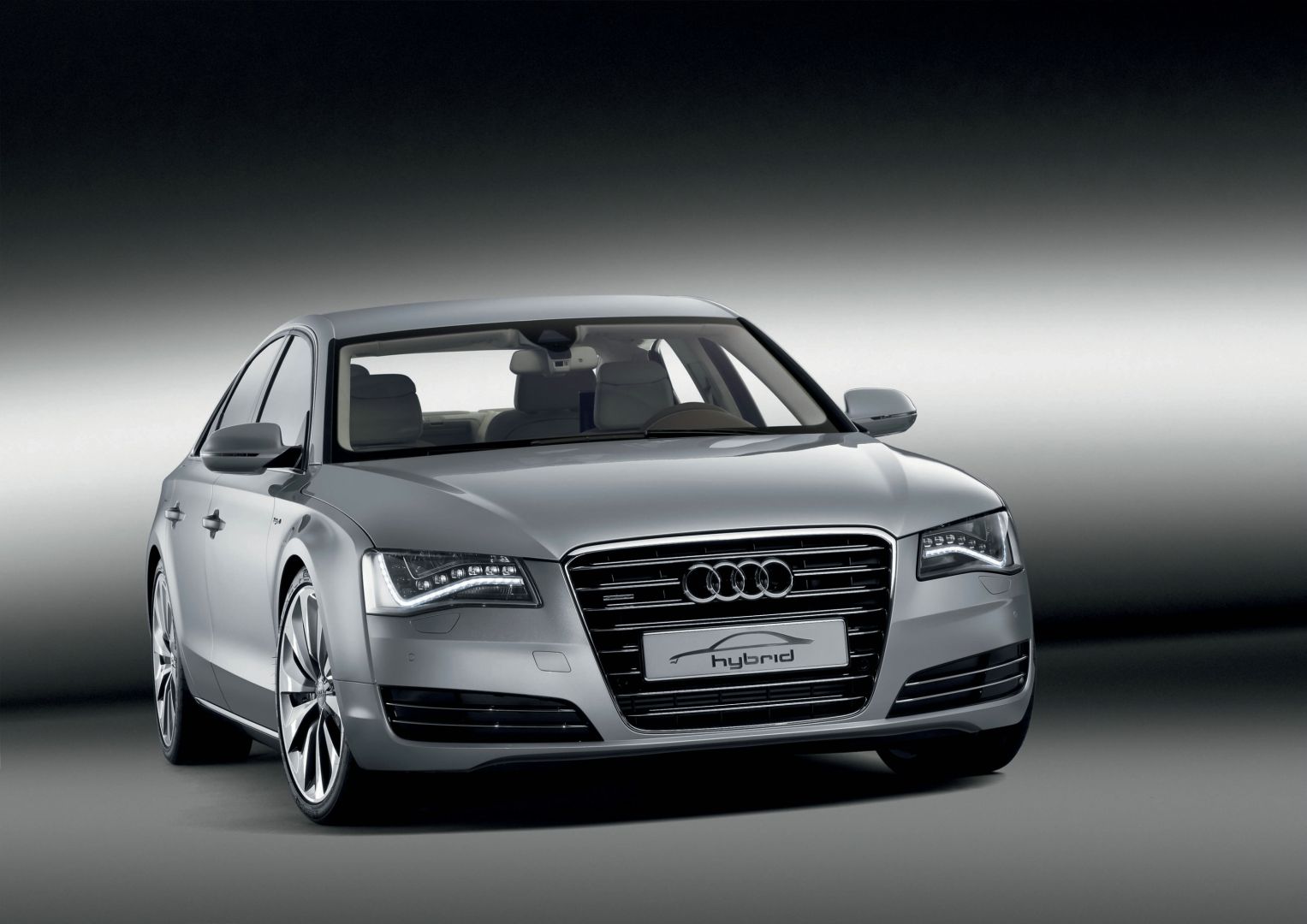 Audi A8 photo 25