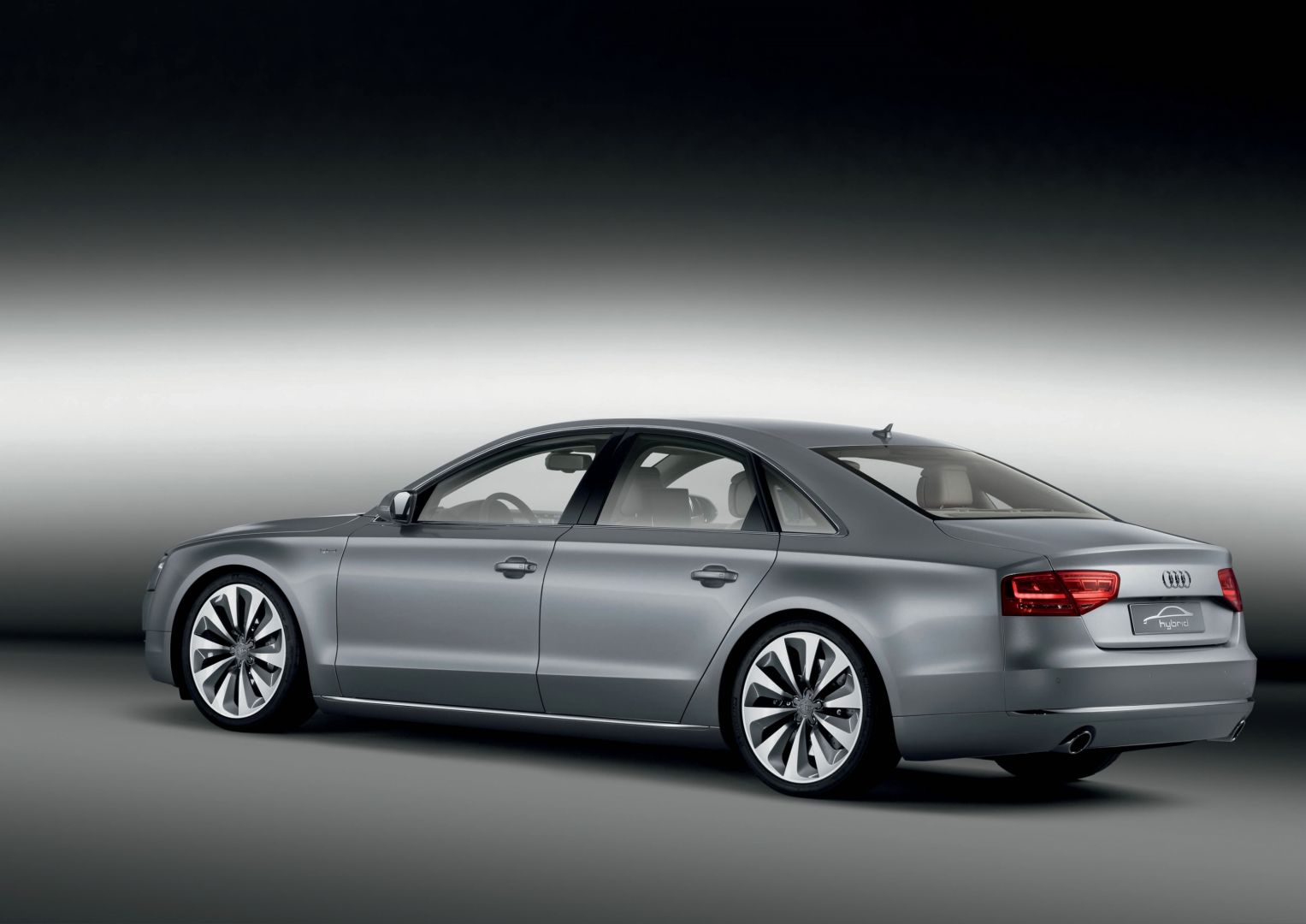 Audi A8 photo 27