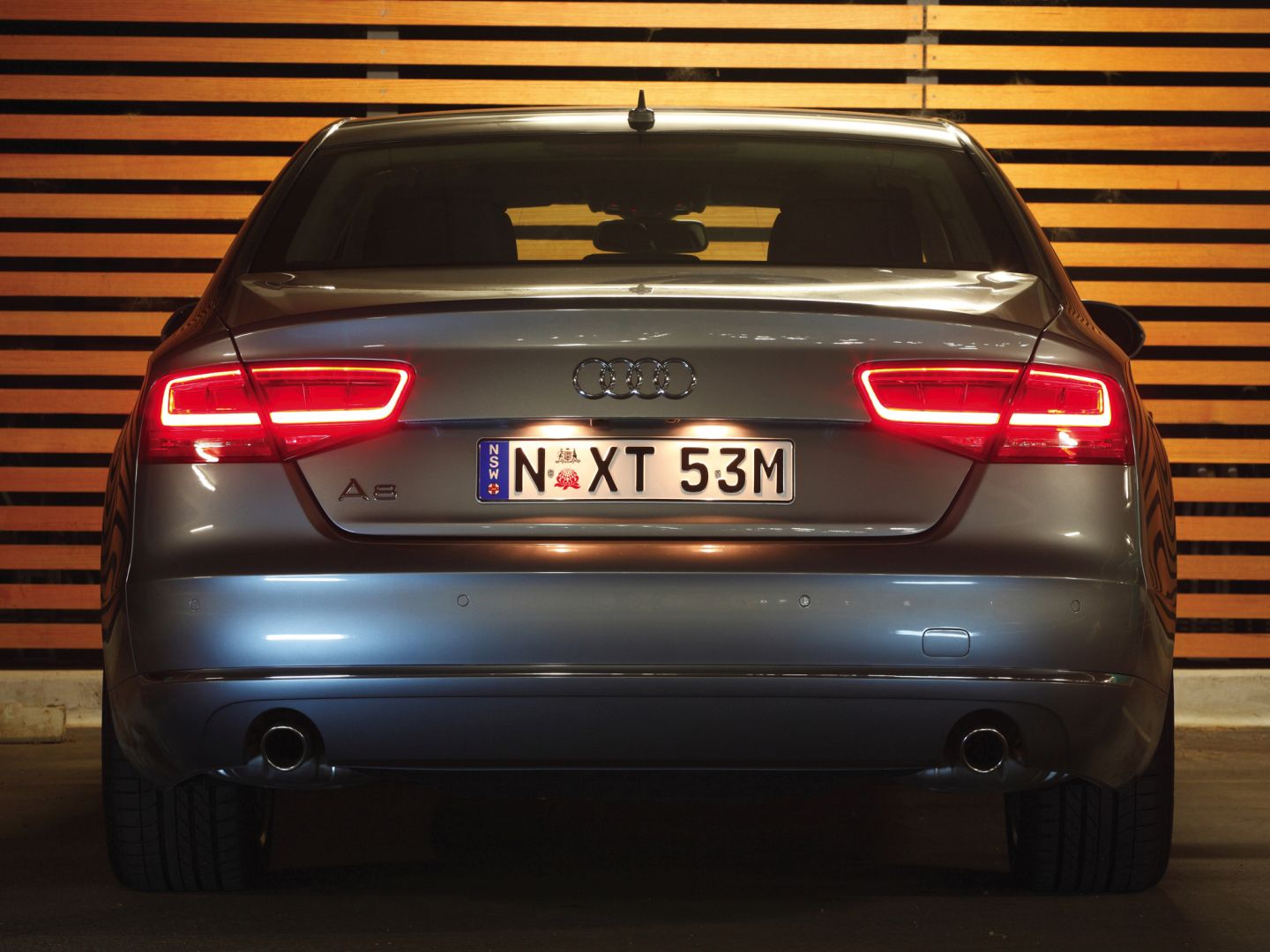 Audi A8 photo 31