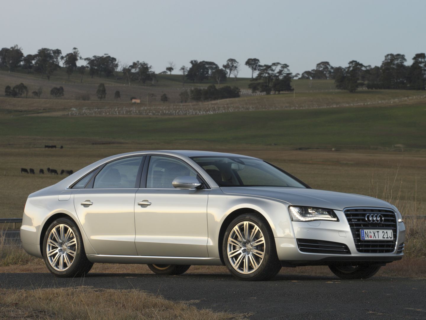 Audi A8 photo 33