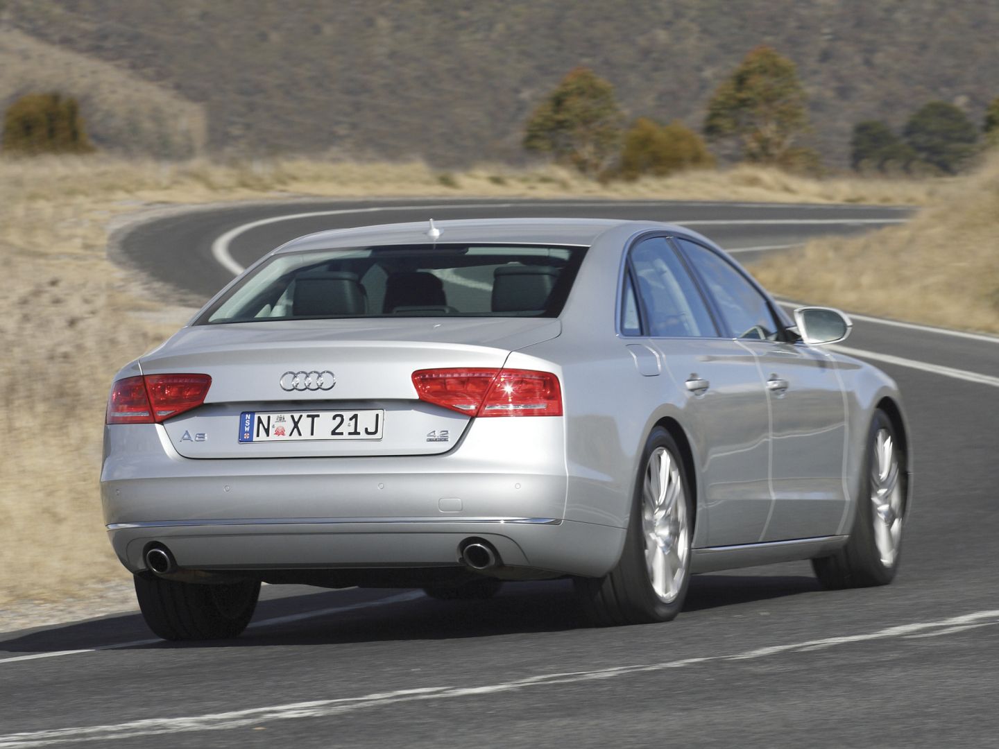 Audi A8 photo 37