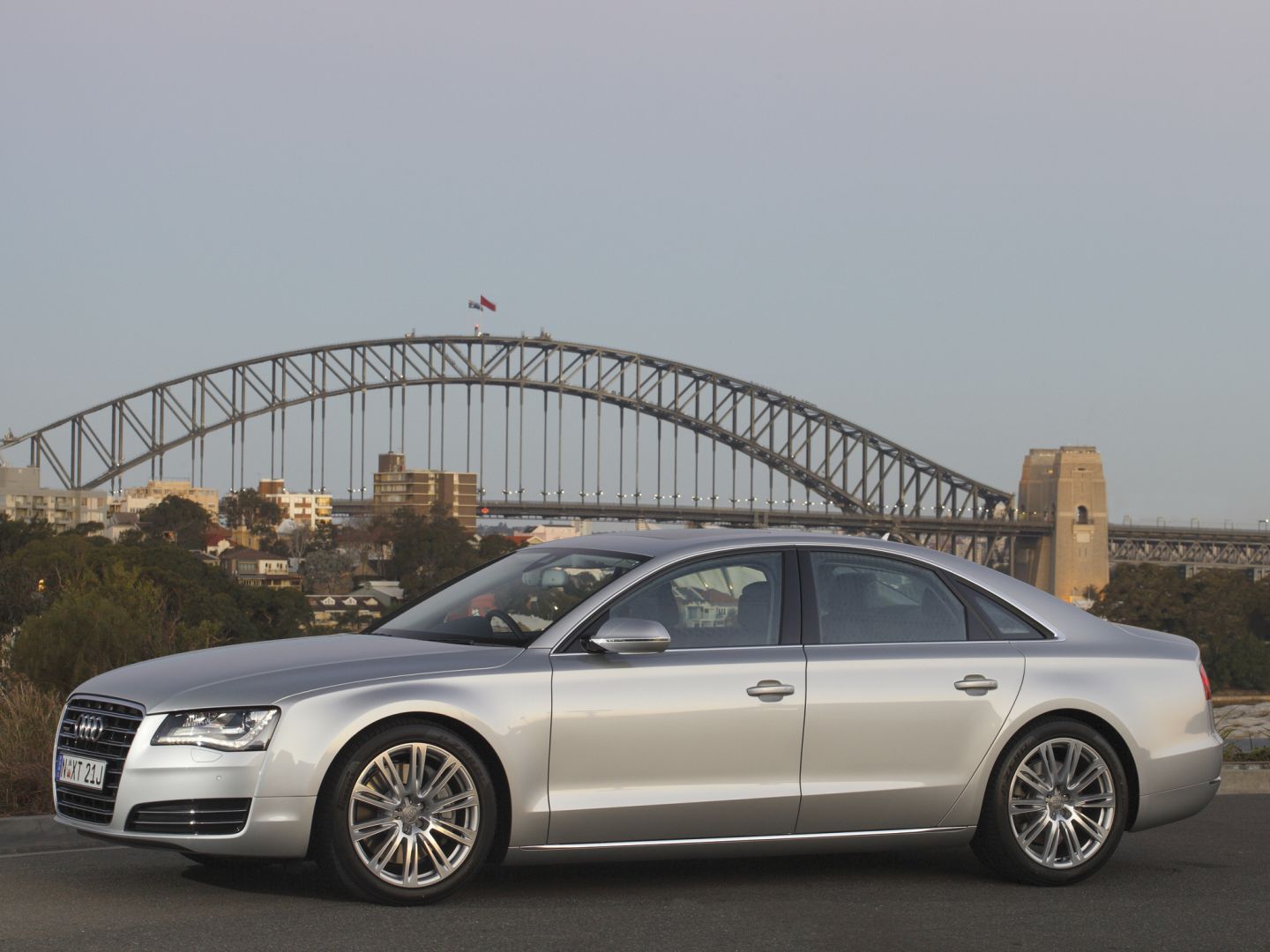Audi A8 photo 39