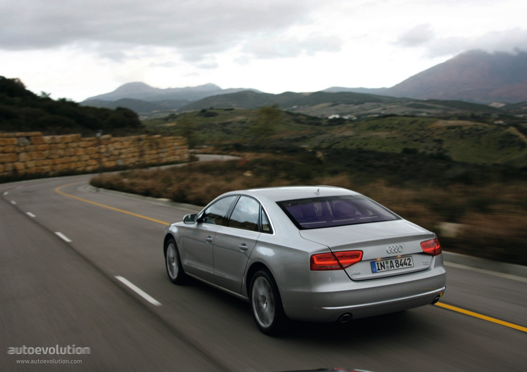 Audi A8 photo 20