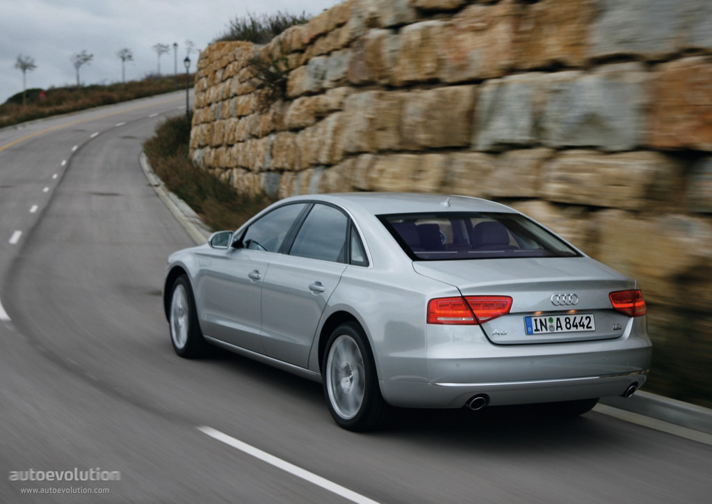 Audi A8 photo 21