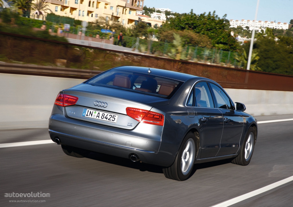 Audi A8 photo 24