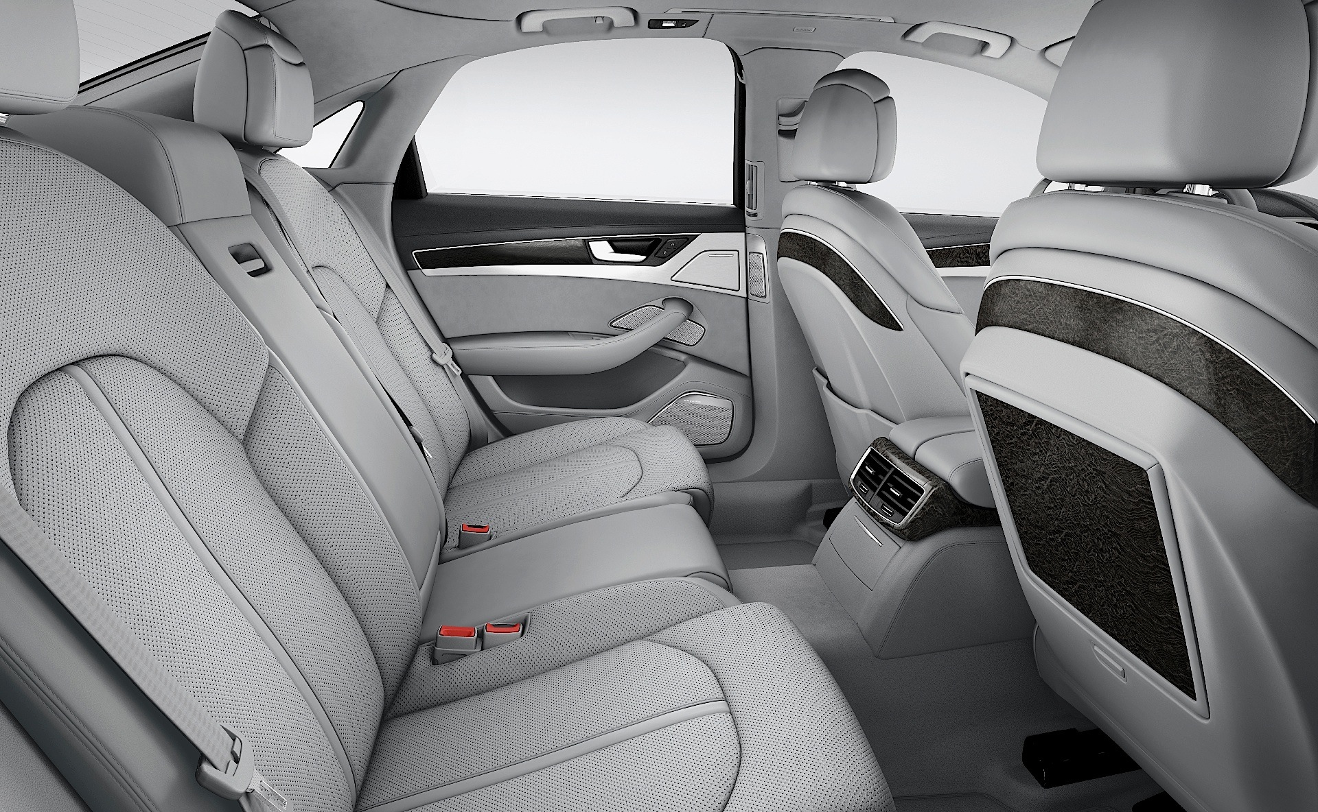 Audi A8 photo 38