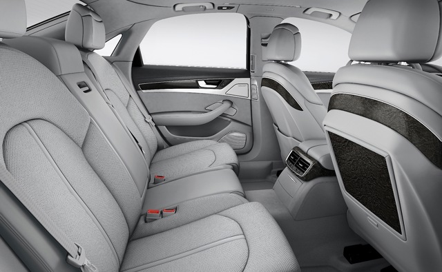 Audi A8 photo 38