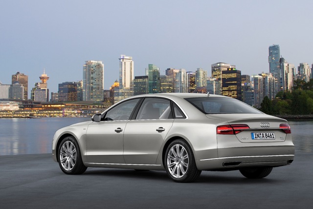Audi A8 photo 8