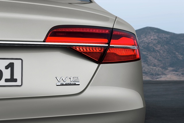 Audi A8 photo 12