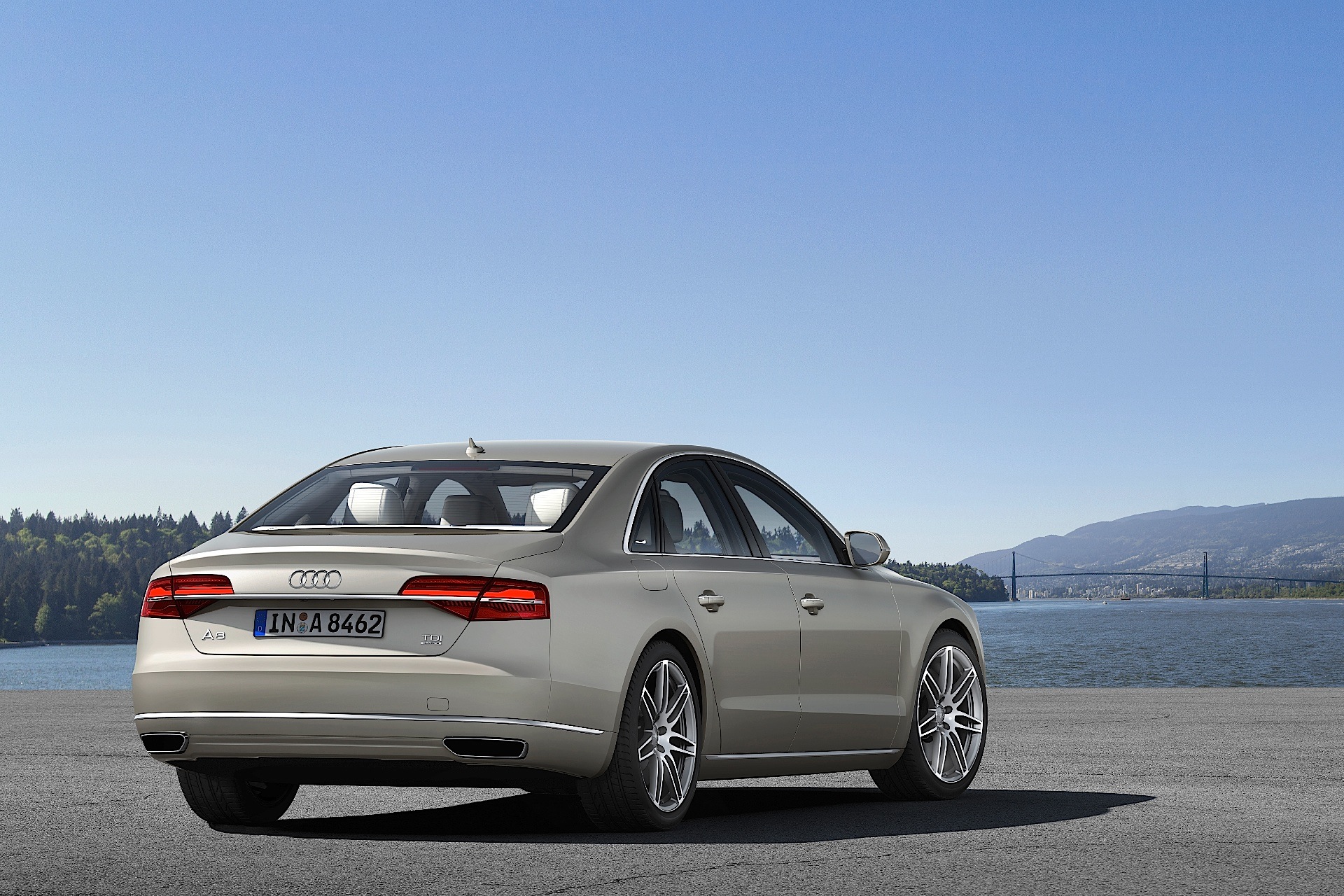 Audi A8 photo 17