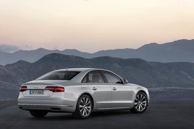 Audi A8 photo 22