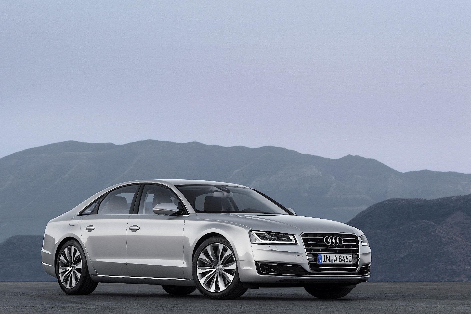 Audi A8 photo 23