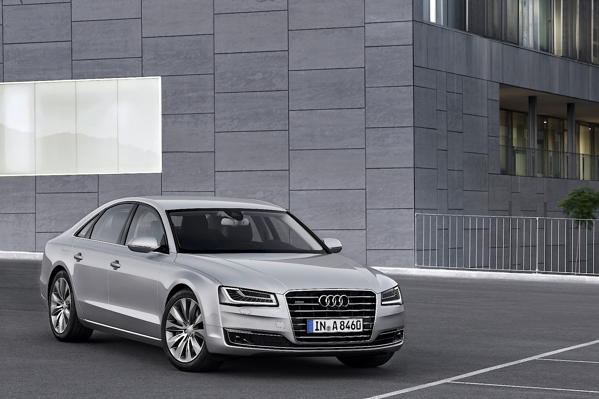Audi A8 photo 24