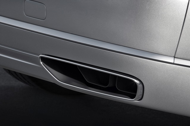Audi A8 photo 25