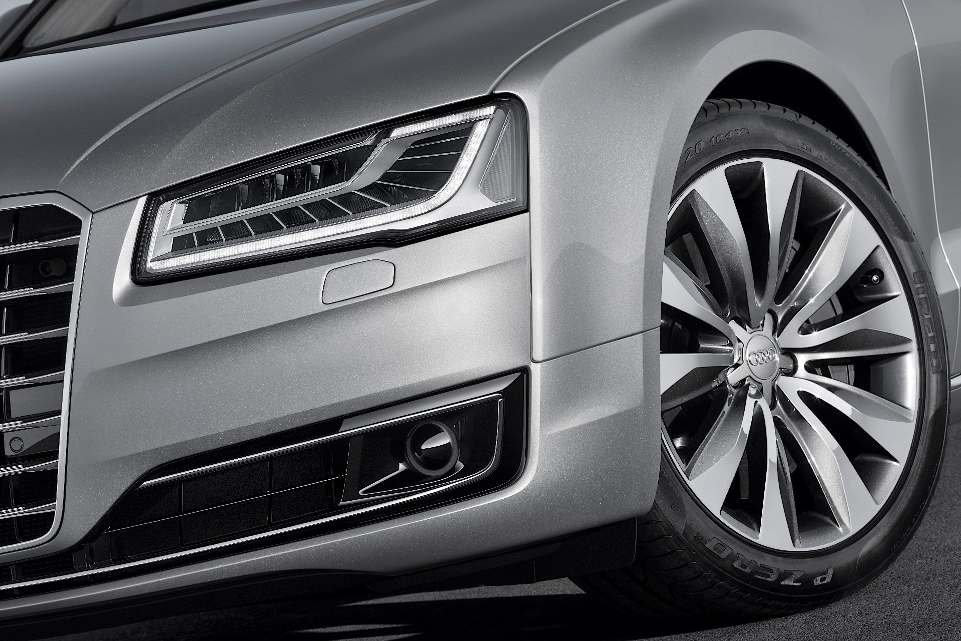 Audi A8 photo 27