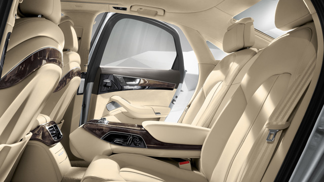 Audi A8 photo 34