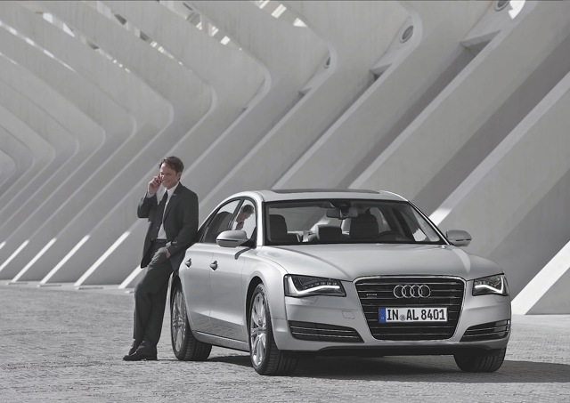Audi A8 photo 11