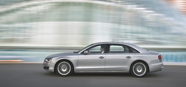 Audi A8 photo 17