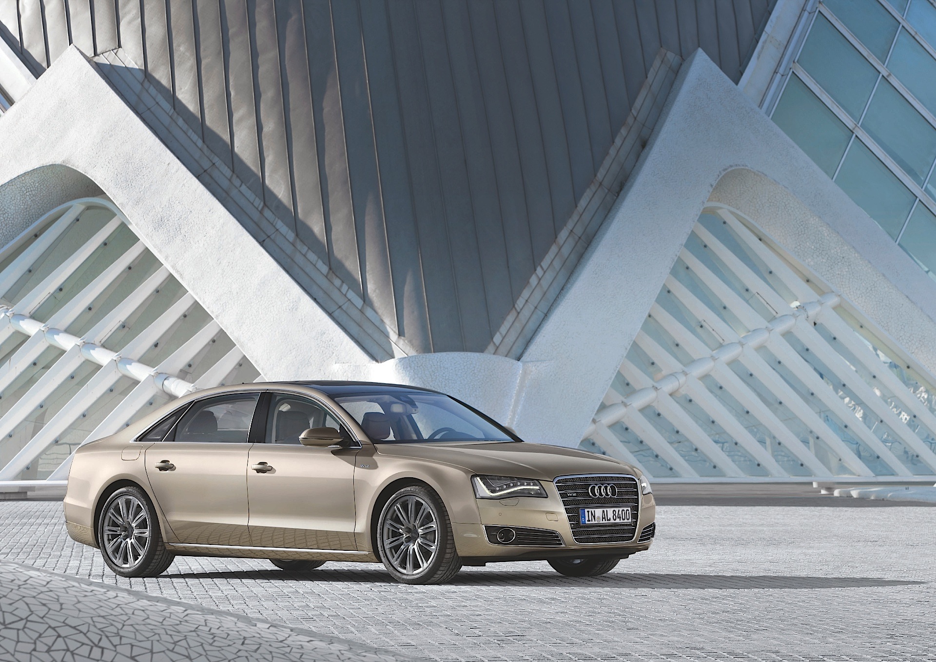 Audi A8 photo 24