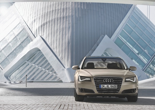 Audi A8 photo 25
