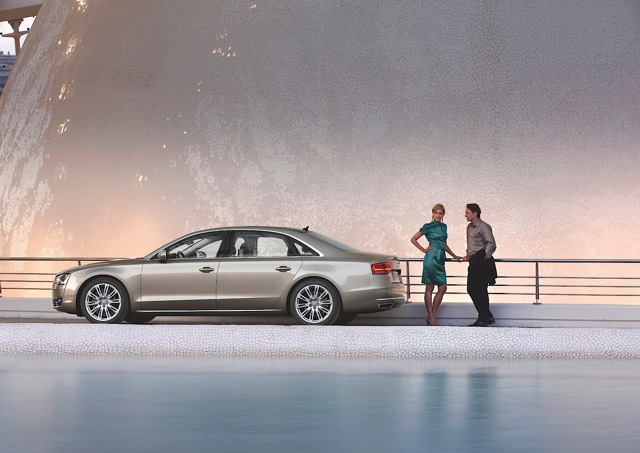 Audi A8 photo 28