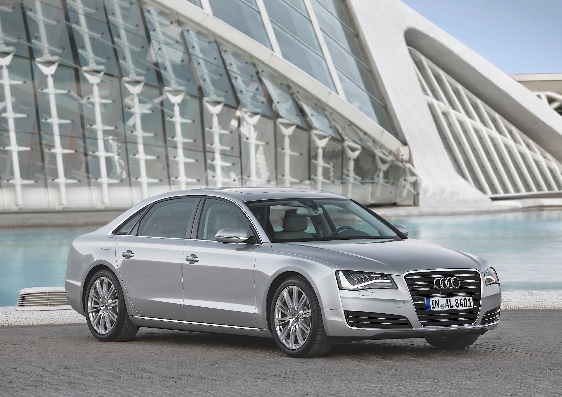 Audi A8 photo 4