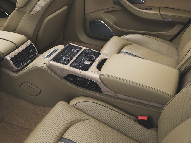 Audi A8 photo 82