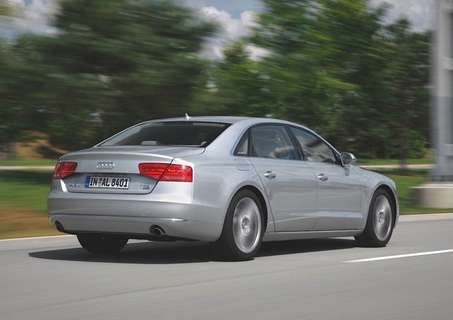 Audi A8 photo 33