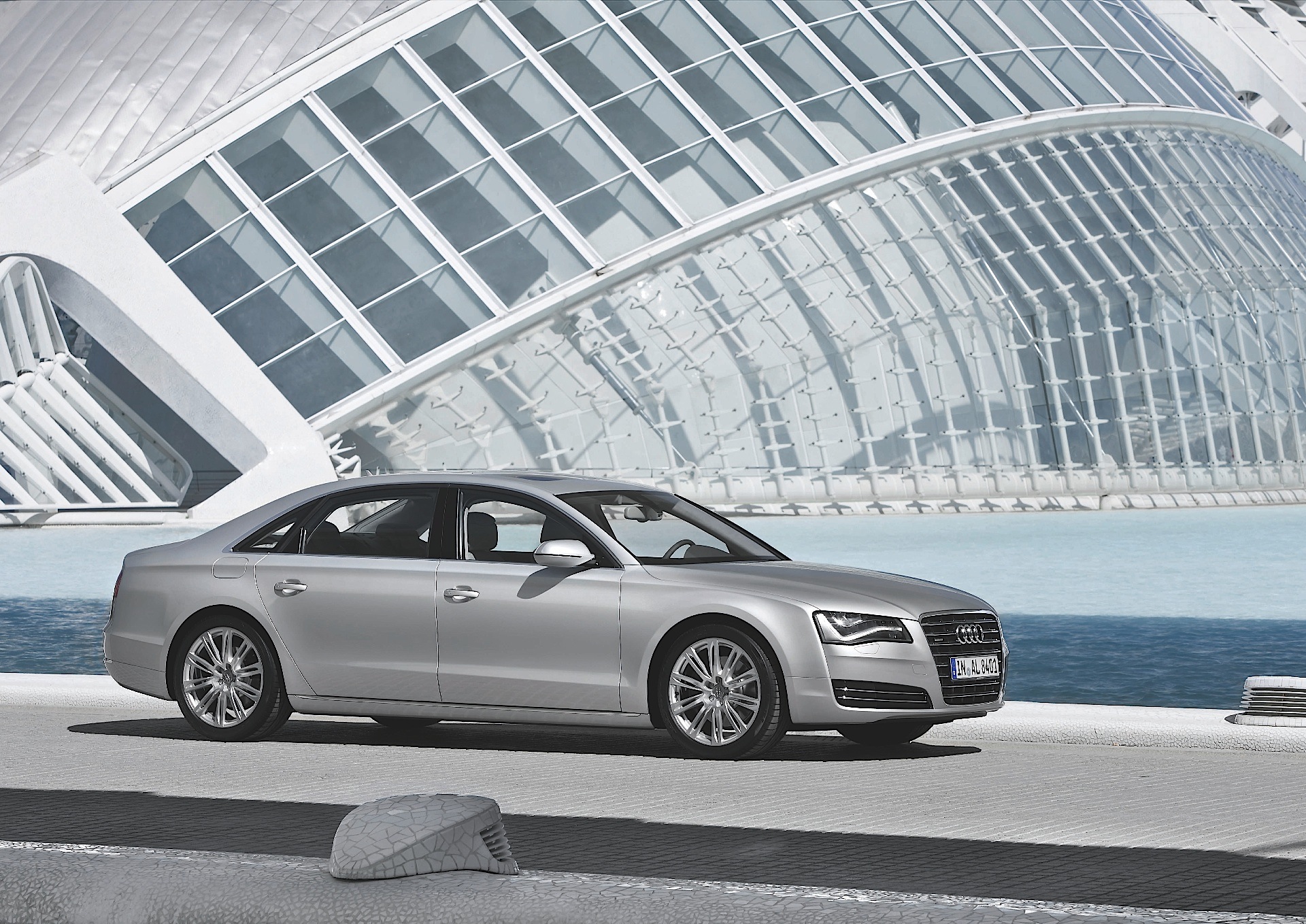 Audi A8 photo 5