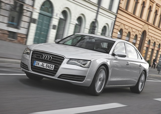 Audi A8 photo 35