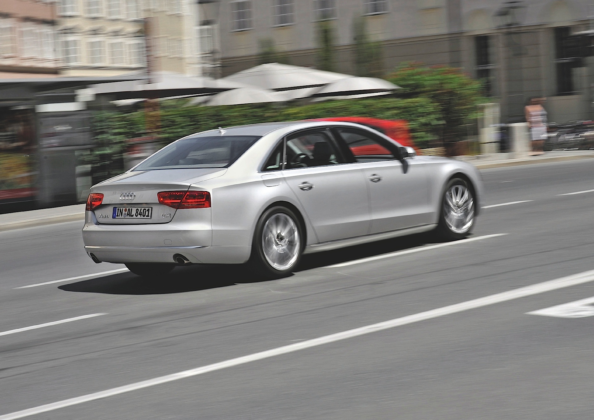 Audi A8 photo 38