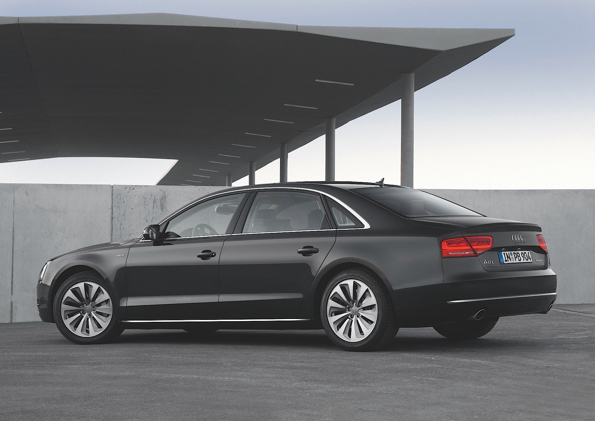Audi A8 photo 43