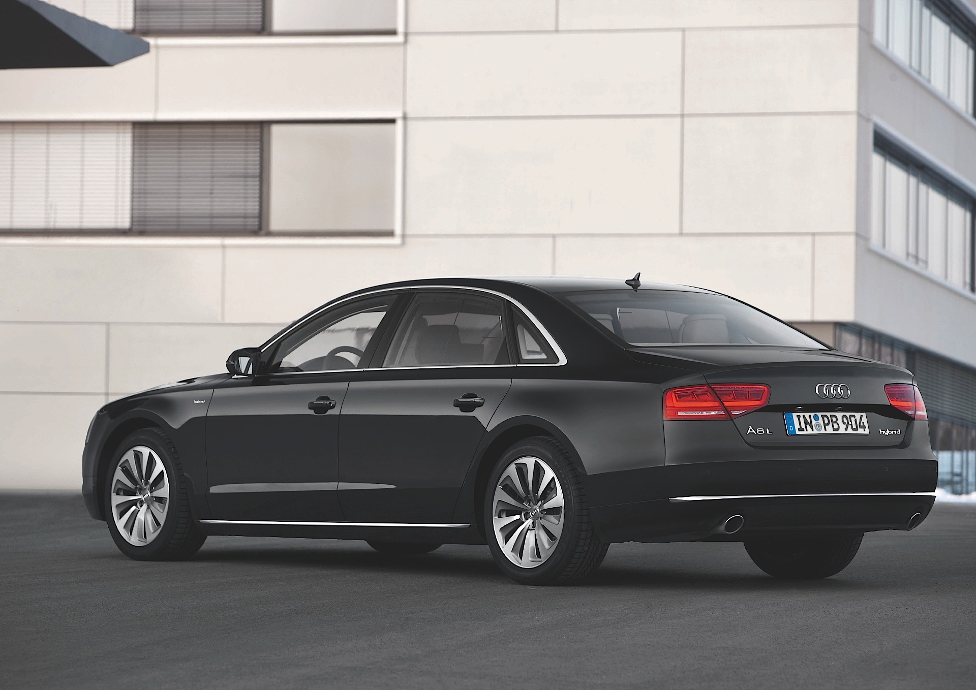 Audi A8 photo 46