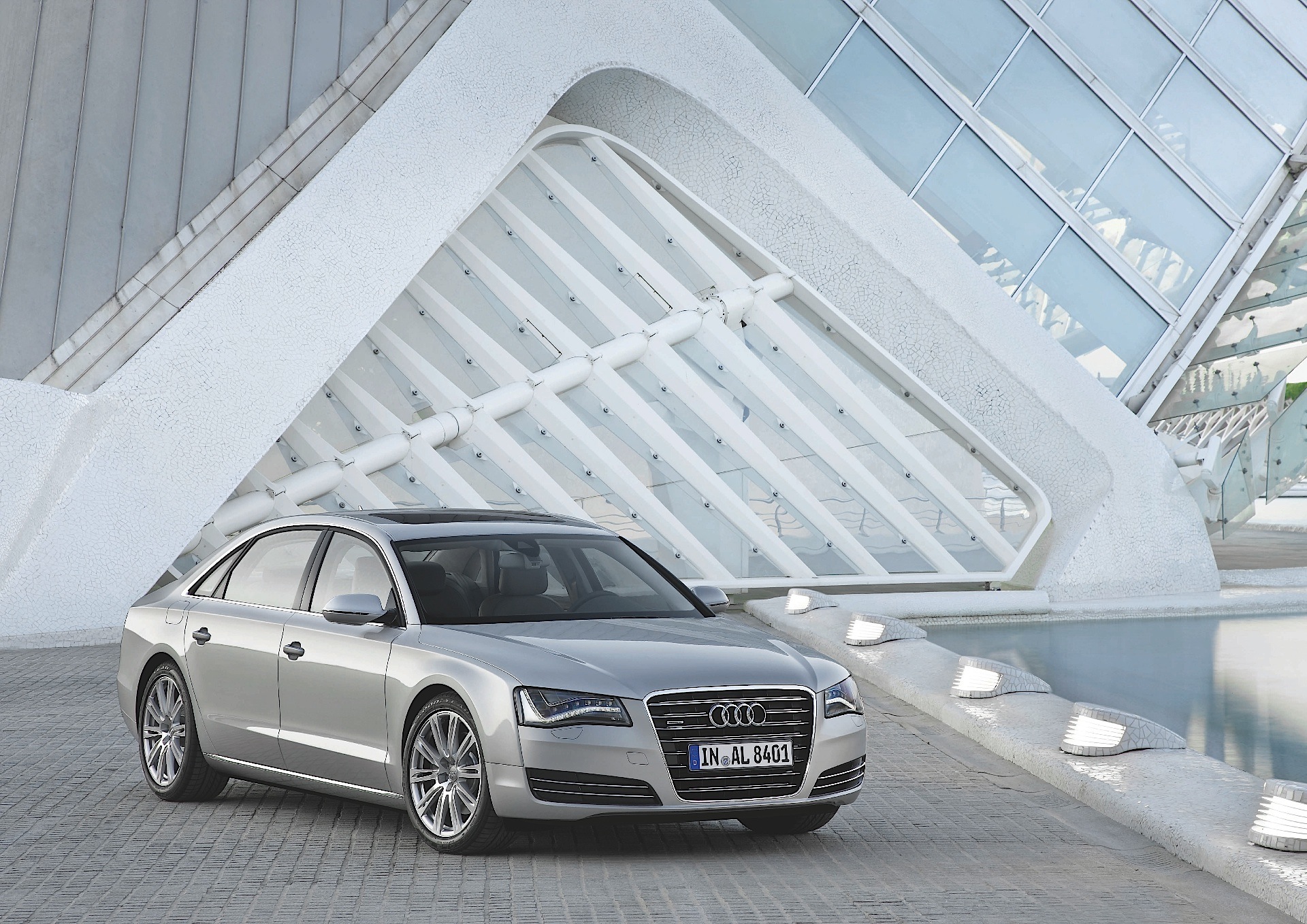 Audi A8 photo 7