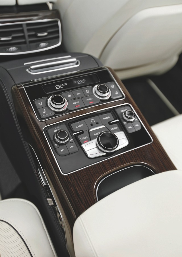 Audi A8 photo 98