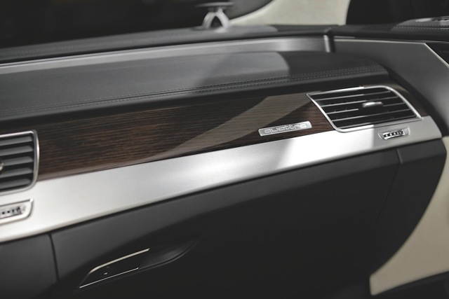 Audi A8 photo 100