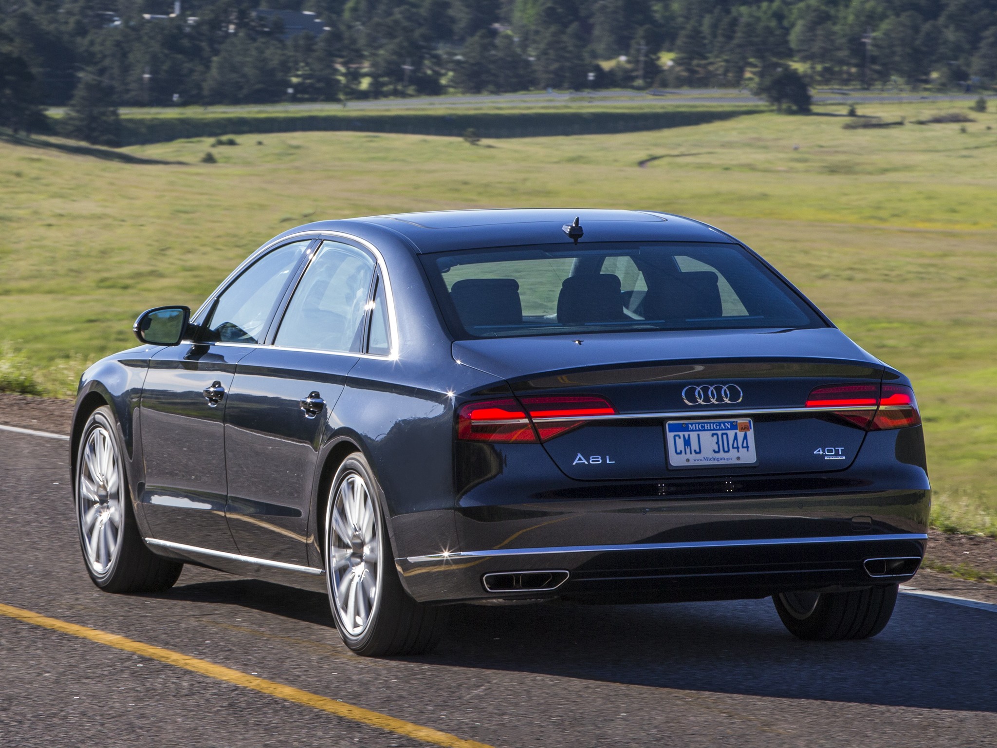 Audi A8 photo 59