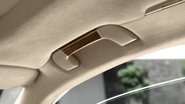 Audi A8 photo 16
