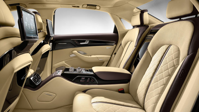 Audi A8 photo 19