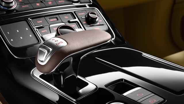 Audi A8 photo 20