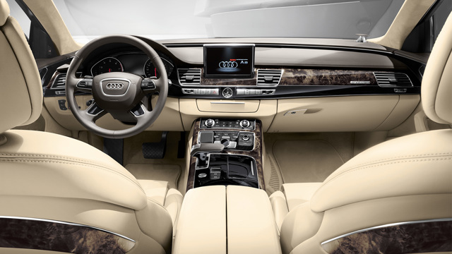 Audi A8 photo 22