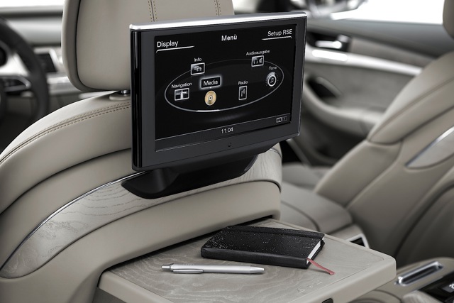 Audi A8 photo 10