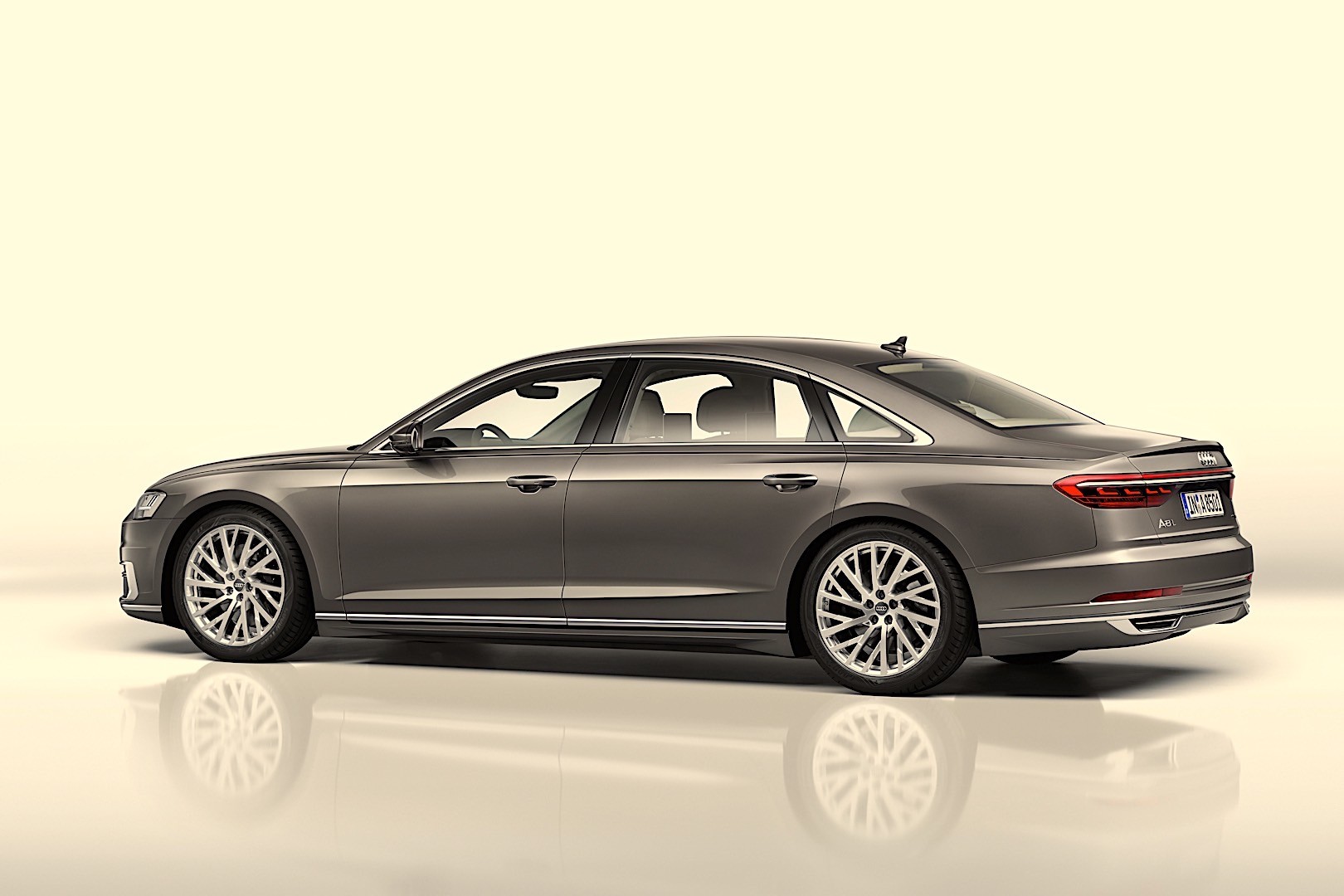 Audi A8 photo 6