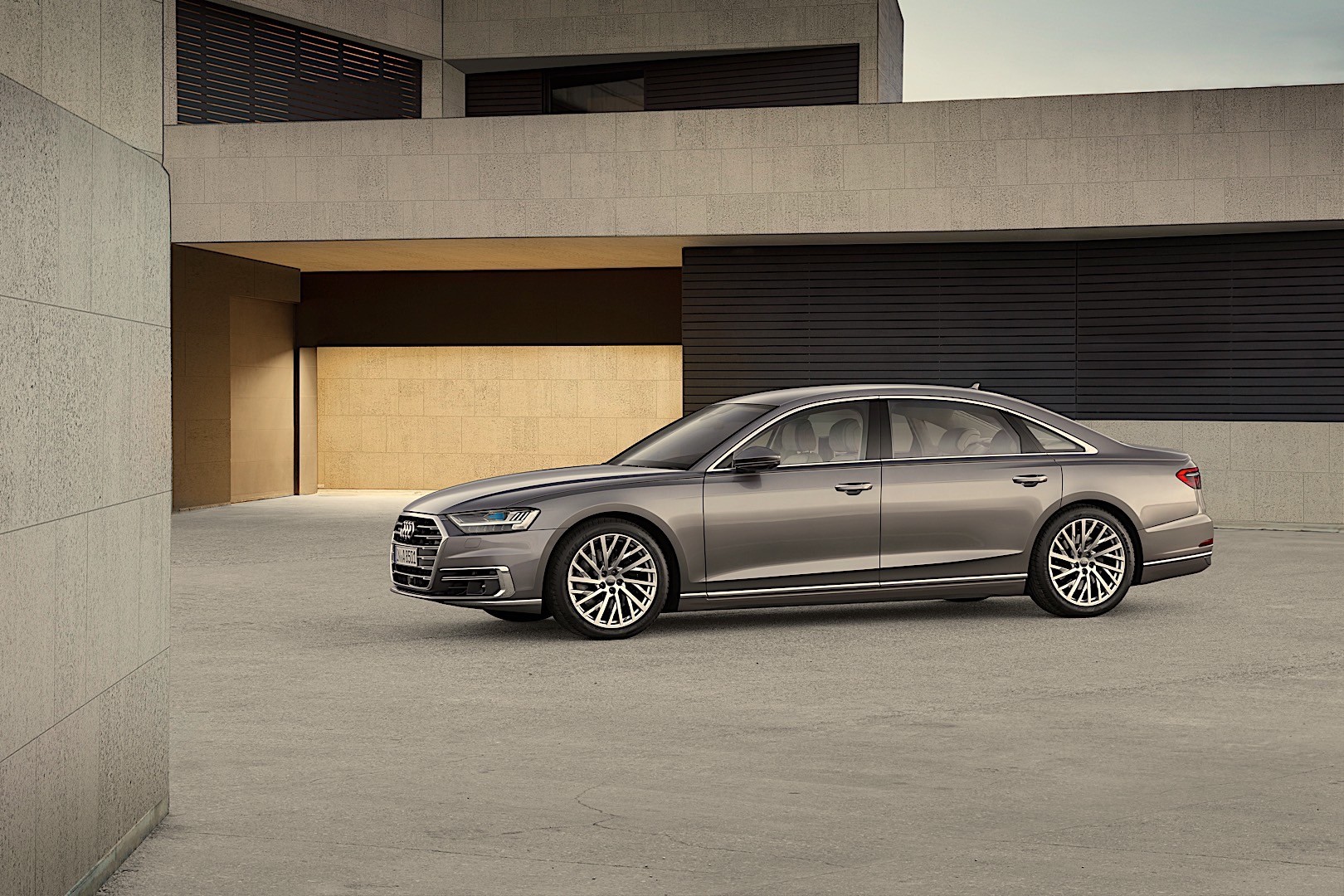 Audi A8 photo 7
