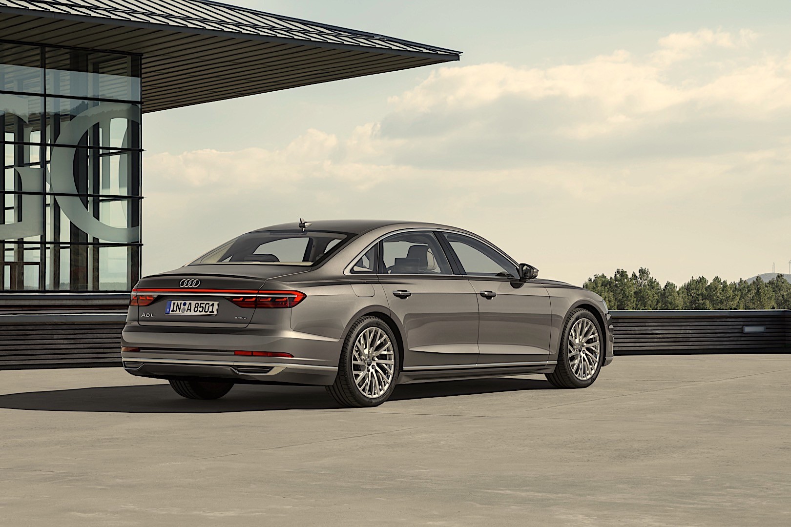 Audi A8 photo 8