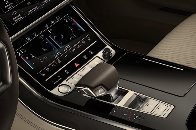 Audi A8 photo 57